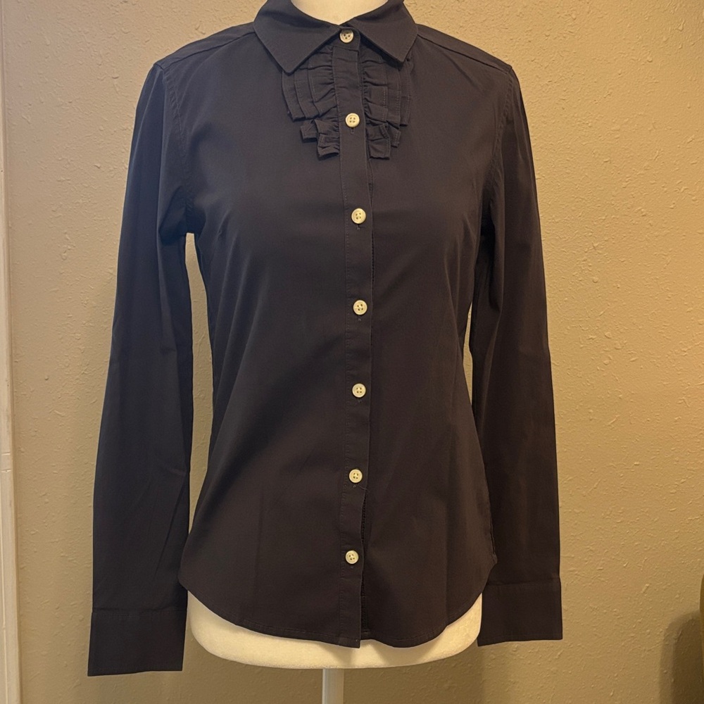 Banana Republic Grey Ruffle Button‑Down Blouse – XS – Fall Layering Essential